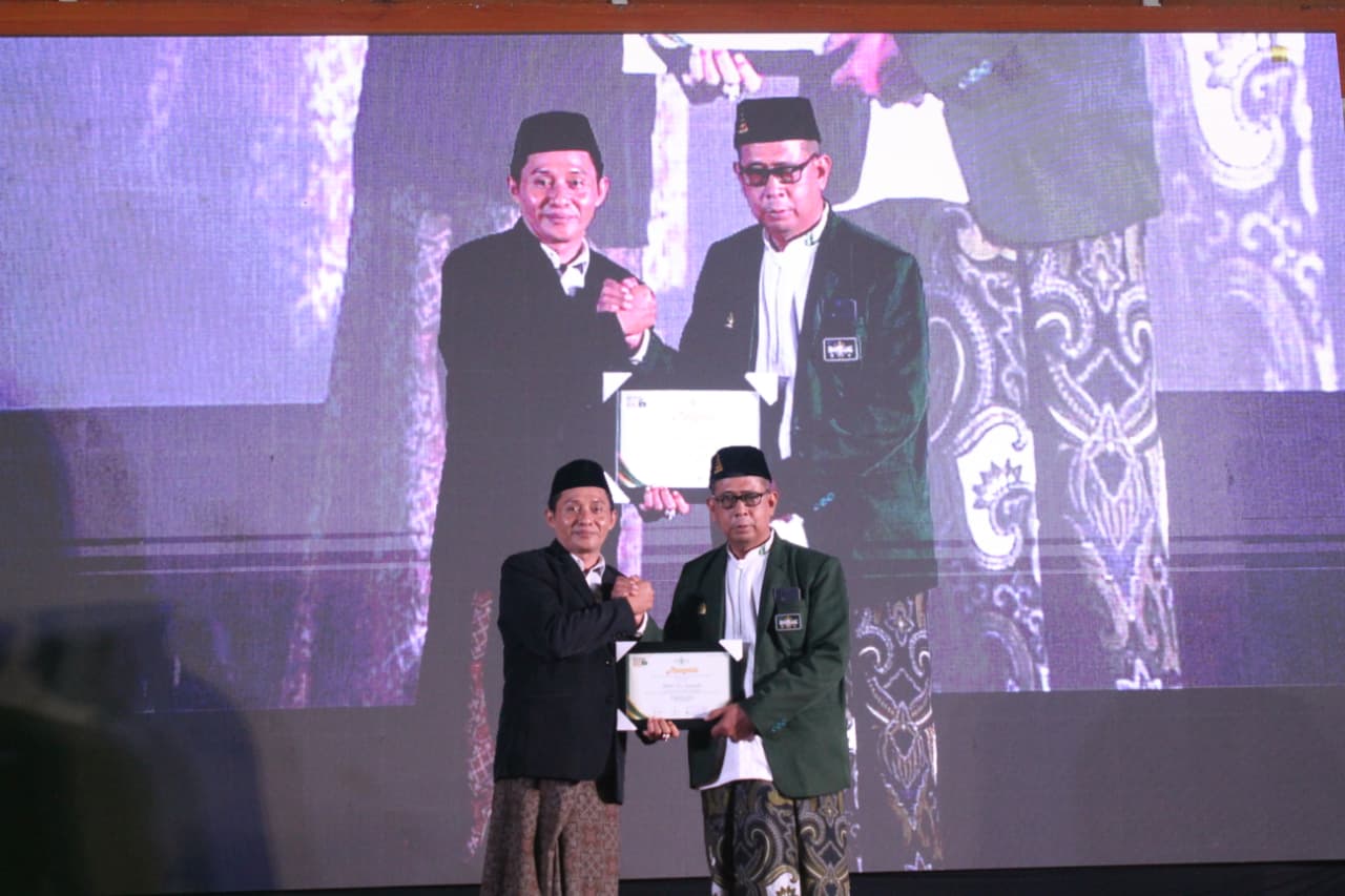 Satu Abad NU, PCNU Kota Bekasi Apresiasi Khidmah Terbaik MWC NU